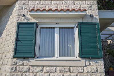 Shutter Reattachment in Olathe, KS